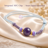 Collier intelligent ajustable en améthyste bleu glace avec nœud, perle violette intégrée NTAG216 NFC et tresse lavande pour identification