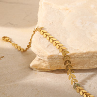 Chevillère pour femme en acier inoxydable plaqué or 18 carats, motif feuille et pointe de flèche, étanche, pour la plage estivale