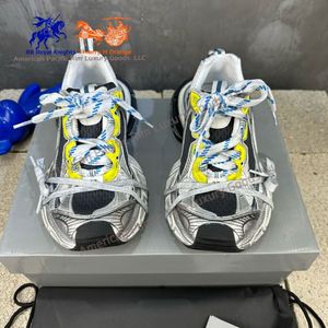 Zapatillas Deportivas Unisex de Malla Gruesa Azul Claro y Gris con Detalle de Cordones Múltiples para Streetwear - Product Image 3