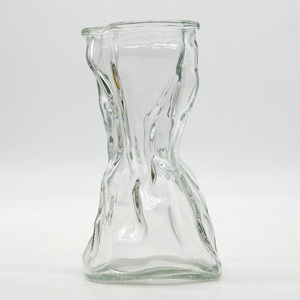 Vase en verre unique en forme de sablier, design transparent à surface irrégulière, personnalisable pour la décoration de <span class=keywords><strong>mariage</strong></span>, d'hôtel, ou comme centre de table floral. - Product Image 4