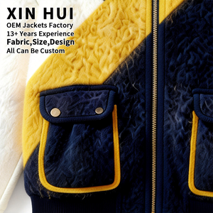 Chaqueta de Cuero con Forro Polar Sherpa Grueso para Invierno, con Logotipo Personalizado, Estilo Urbano para Hombre, Diseño de Bloques de Color con Parches, con Capucha, Estilo Universitario, Oversize y Afelpada - Product Image 3