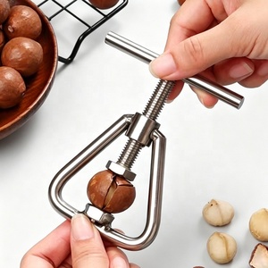 Ouvre-noix domestique facile à utiliser en fer/acier inoxydable pour amandes, noix <span class=keywords><strong>de</strong></span> pécan, noisettes et noix – Outil décortiqueur <span class=keywords><strong>de</strong></span> noix - Product Image 5