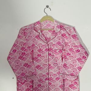 Magnifique ensemble de pyjama rose imprimé à la main avec motifs floraux - Vêtements de nuit en coton, tenue de nuit et de détente bohème d'été pour femme, idéal comme cadeau - Product Image 6
