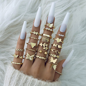Anillos de Aleación Geométricos de Lujo Ligero Vintage de Gran Venta 2026, Conjunto de Anillos de Mujer con Estilo, Joyería de Moda al por Mayor - Product Image 3
