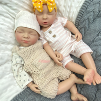 Lebensechte Zwillings-Silikon-Reborn-Babypuppe 50cm Vollsilikon Gewichteter Körper Realistische Berührung Sammlerpuppe zum Weiterverkauf