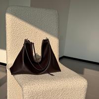 Sac à main bandoulière en cuir de vachette nappa lisse haut de gamme, sac dumpling pliable avant-gardiste, sac hobo minimaliste en cuir véritable souple