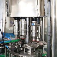 Machine de remplissage d'eau chaude 85-95 ° Température de remplissage pour la production de boissons au thé