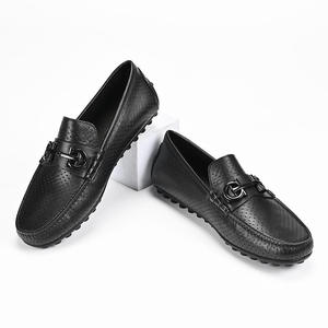 Calzado de lujo para hombre Zapatos casuales personalizados para hombre en grandes cantidades Suela suave Zapatos de vestir y Oxfords de cuero para hombre a la moda - Product Image 3