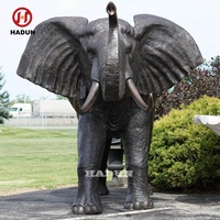 Statues d'éléphants en cuivre et métal bronze de grande taille à vendre