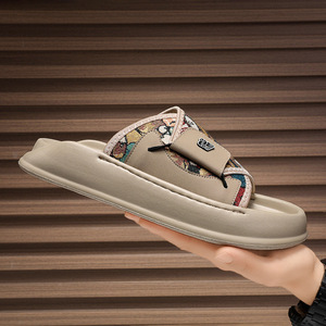Sandalias de punta abierta con diseño de dibujos animados, suela de EVA antideslizante, sandalias de verano de moda casual para hombre. - Product Image 2