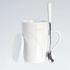 Mug en céramique du signe du zodiaque Libra, noir et plaqué or, avec couvercle et cuillère, tasse à café pour cadeau, usage domestique ou au bureau - Product Image 3