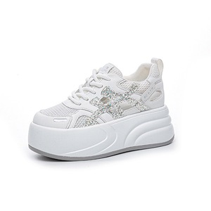 <span class=keywords><strong>Sneakers</strong></span> bianche da donna con plateau e <span class=keywords><strong>tacco</strong></span> <span class=keywords><strong>alto</strong></span>. Scarpe sportive da donna casual a trama aperta di nuovo stile. - Product Image 2
