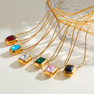 Collar de Moda Chapado en Oro de 18K con Colgante Cuadrado de Circonita y Cadena de Serpiente de Acero Inoxidable 304, Joyería Clásica y Elegante para Mujer - Product Image 4