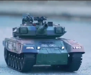 Char d'assaut principal T-90 <span class=keywords><strong>russe</strong></span> RC 1/18 2.4G 20CH avec fonctions de tir, de fumée et de son - Product Image 6