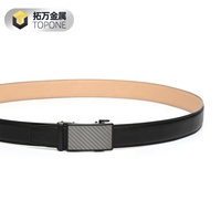 Vente chaude de ceinture de luxe pour hommes affaires loisirs conception à la mode matériau de peau de vache avec boucle à cliquet en alliage automatique