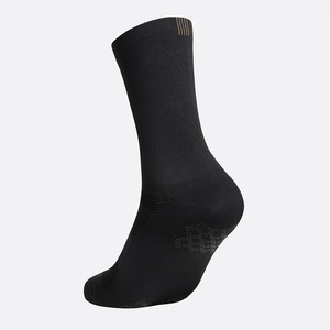 [HYVLE] Chaussettes antidérapantes Lightning WE-STIM (noires) Chaussettes de course Légères respirantes et fraîches pour un confort de pied maximal - Product Image 2