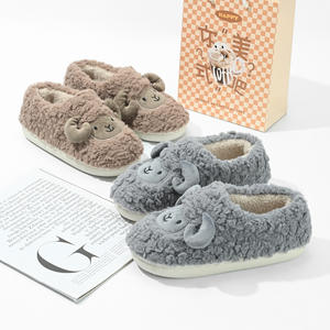 Vente en gros de pantoufles de grande qualité <span class=keywords><strong>pour</strong></span> adultes pantoufles d'intérieur chaudes en peluche de <span class=keywords><strong>mouton</strong></span> <span class=keywords><strong>pour</strong></span> femmes et hommes - Product Image 3