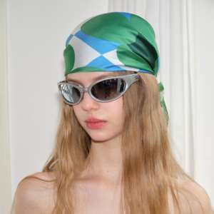 Écharpe en soie multifonctionnelle <span class=keywords><strong>verte</strong></span> rétro pour fille Style <span class=keywords><strong>vintage</strong></span> printemps été automne écharpe carrée bandeau poitrine enveloppante - Product Image 1