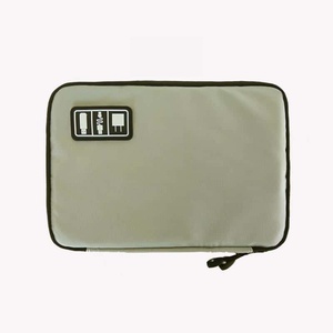 Sac de rangement en nylon gris avec fermeture éclair et icône USB, design minimaliste, capacité moyenne, organisateur fonctionnel - Product Image 1