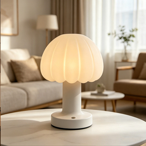 Veilleuse LED en cristal - Utilisation domestique, blanc chaud moyen (2700K blanc chaud doux), bouton manuel, rechargeable par USB, design moderne, Ra90 CRI - Product Image 1