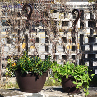 Vente chaude suspendu en plastique rond moderne Pot de fleur panier pour la maison et le jardin 16.3cm/21.3cm tailles pas cher Application polyvalente