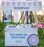 Chariot mobile à 4 bacs Chariot mobile extérieur Miles Mobile Street Food Truck Galaxy Pro V4C Congélateur Vitrine Gelato Chariot à glaces pour mariage