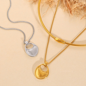 Collier Pendentif Géométrique Creux en Alliage de Zinc Or Argent Chaîne Clavicule Bijoux Tendance - Product Image 1