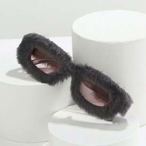 Gafas de Sol Cuadradas de Felpa Azul Rosa de Moda 2022, Gafas de Sol Rectangulares Pequeñas con Decoración de Felpa Suave para Mujer - Product Image 3