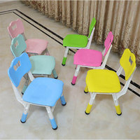 ZOIFUN Ensemble Table et Chaises pour Garderie, Bureau et Chaise de Classe Maternelle, Mobilier d'Étude pour Enfants