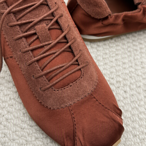 Sneakers Minimaliste alla Moda, Scarpe Morbide e Piatte con Motivo a Stelle e Suola in Gomma - Product Image 4