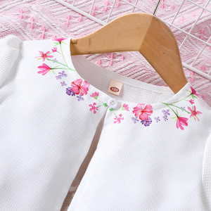 Primavera e Verão Vestido de Flor das Meninas de Pequeno e Médio Tamanho com Casaco Cardigan Novo Conjunto de Roupas Infantis