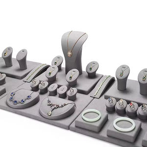 Expositor de Joyería de Lujo en Microfibra Gris Metálico para Anillos, Collares, Pendientes, Pulseras y Colgantes, Kit de Exhibición para Escaparates - Product Image 1