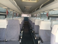 Autobús Turístico Usado de 45 Asientos, Interior Espacioso, Asientos Reclinables, Sistema Avanzado de Seguridad Aérea, Amplio Espacio de Almacenamiento para Equipaje