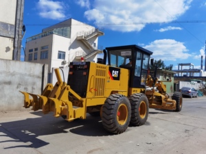 รถเกรดเดอร์ Caterpillar 140H ของแท้ ลดราคาพิเศษ เครื่องยนต์ CAT 3176C พร้อมริปเปอร์หลัง ใบมีดสำหรับงานหนัก ประสิทธิภาพเสถียร - Product Image 3