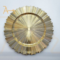 Assiette de mariage personnalisée achetée en gros en usine pour la décoration de table de fête de mariage Assiettes de mariage en plastique doré de luxe