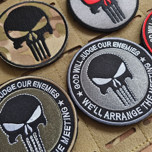 Toppe Ricamate Tonde Ecologiche in Tessuto da Cucire con Motivo Teschio Punisher Tattico - Product Image 1