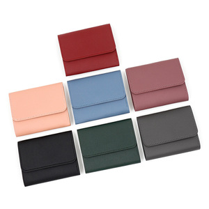 Monedero pequeño de cuero PU con logotipo personalizado, tarjeta de identificación, tarjeta bancaria, monedero, carteras plegables para mujeres y mujeres - Product Image 1