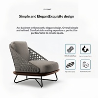 Ensemble de salon de jardin en rotin tressé imperméable et résistant au soleil avec table basse pour cour