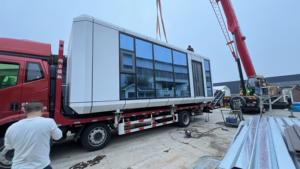 Casa Prefabbricata in Struttura d'Acciaio a Forma di Capsula Spaziale con Cabina Portatile e Design Estetico Unico - Product Image 6