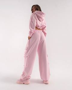 Ensemble de survêtement en molleton de coton personnalisé pour femme, comprenant un sweat à capuche court à manches longues et un pantalon cargo, deux pièces - Product Image 2