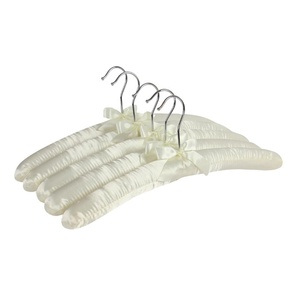 Cintre rembourré en satin, housse en tissu de haute qualité, cintre pour <span class=keywords><strong>robe</strong></span> de mariage, garde-<span class=keywords><strong>robe</strong></span>, vêtements, vente en gros, cintres en tissu blanc - Product Image 6