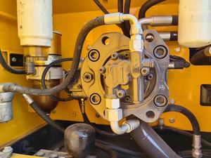 Excavatrice sur roues Volvo EC220 neuve et d'occasion en gros avec composants essentiels : moteur, pompe, boîte de vitesses, roulement, PLC - Product Image 5