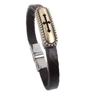 Pulsera de Cuero Genuino con Hebilla Magnética de Aleación, Grabado 'Dios te Bendiga', Joyería Unisex, Diseño Retro de Cruz - Product Image 4