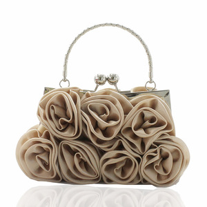 Bolso de mano floral para mujer, diseño de rosas de satén blanco, para fiesta de bodas - Product Image 4