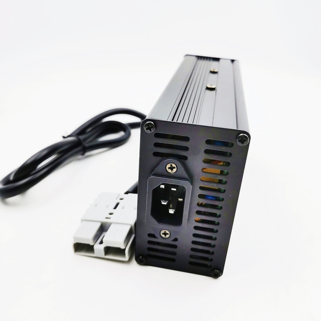 Factory Custom 48V DC 3.0A LifePo4 Golf Cart & Boat Battery Charger 500W-1500W 48V60V72V Car Charger 20A 25a 30a