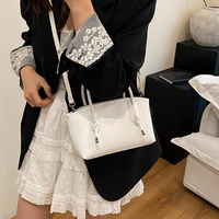 Tas Selempang Wanita Model Clutch Kecil dengan Pegangan Atas dan Tutup Tunggal, Tas Bahu Modis 2025