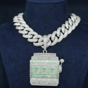 เครื่องประดับขายส่งยอดนิยม จี้เพชรโมอิสซาไนต์แบบ Iced Out จี้รูปเครื่องสล็อตเรืองแสงสไตล์ฮิปฮอป ส่องแสงในยามค่ำคืน - Product Image 1