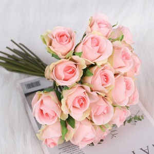 20 teste di seta bocciolo di rosa artificiale <span class=keywords><strong>sposa</strong></span> Bouquet fiore basso MOQ <span class=keywords><strong>per</strong></span> la laurea di natale decorazioni di Pasqua di Halloween di piccole dimensioni - Product Image 4