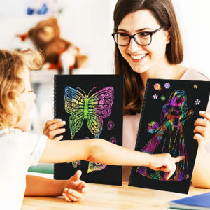 Juego de Tarjetas de Papel para Rascar con Arcoíris Mágicos Holográficos Personalizados, Caja de Regalo Creativa para Niños - Product Image 5