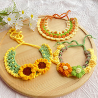 Écharpe tricotée à la main pour animaux de compagnie 2026, collier brodé de fleurs pour chat, bavoir pour chien, prête à être expédiée, faible MOQ, accessoires pour animaux de compagnie